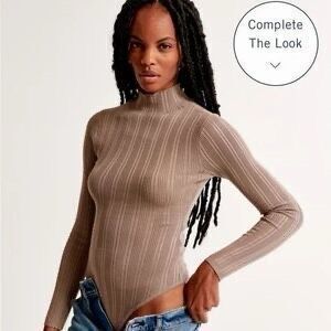 Abercrombie & Fitch Tan Ribbed Turtleneck Long Sleeve Bodysuit Size Medium